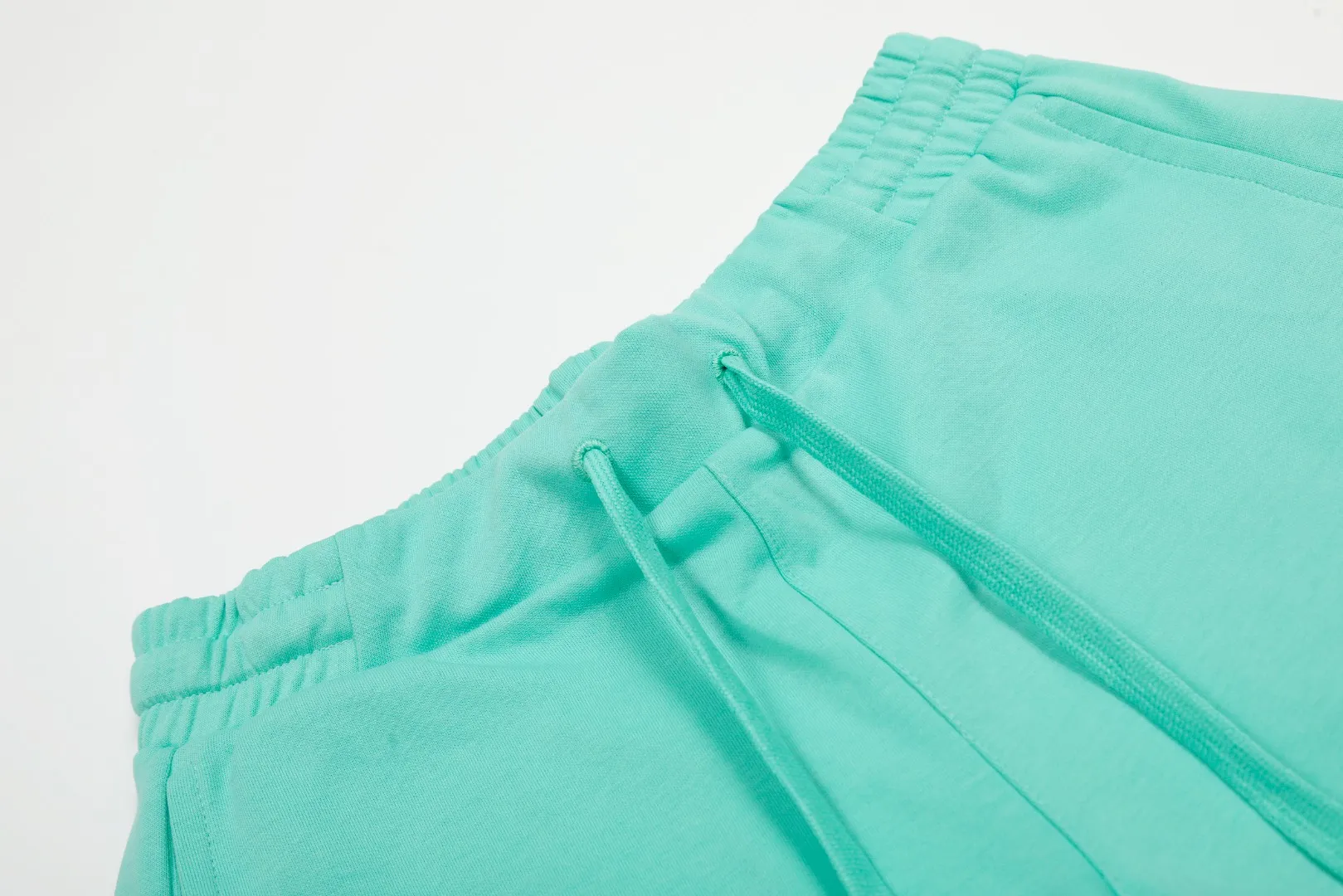 P146 💰 "Top Quality" Style Number: D910# [Ralph Lauren Paul Small Label War Horse Basic Women's Shorts] ✅Slim and sexy slim-fitting model for hot girls, six-color colorful hair ✅Summer fresh, classic and versatile drawstring basic classic shorts ✅Lazy style must-have item, small fresh feeling on the upper body ✅Air cotton is soft, comfortable and breathable, retro and textured ✅Specialized for platform live broadcast, wholesale entity, summer running volume ✅Simple and easy to match, light American style, super great ✅Standard for summer, small and sexy is YYDS, a must for petite girls Size: S-L #Elastic waistline can be stretched Color: Black White Gray Pink Apricot Green